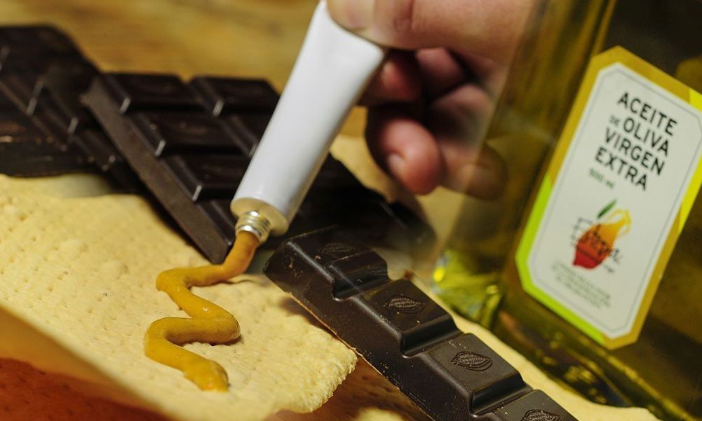 Salmorejo con Chocolate Negro elaborado con el mejor aceite de oliva virgen extra selección