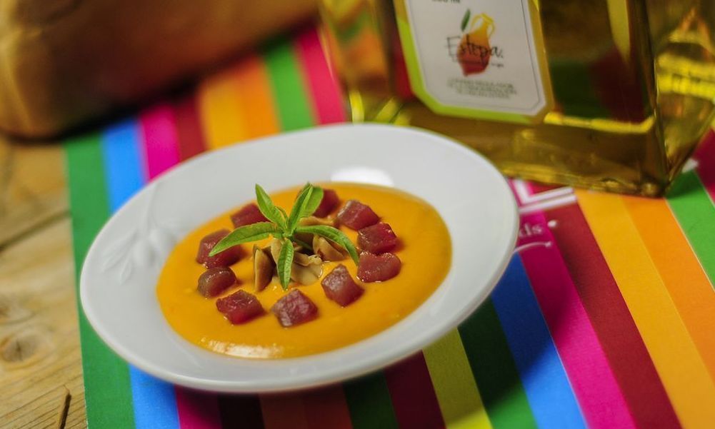 Salmorejo de uvas y pimienta rosa con Aceite de Oliva Virgen Extra Selección