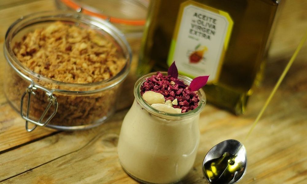 Salmorejo de Yogurt Salmorejo de Yogurt eleaborado con Aceite de Oliva Virgen Extra