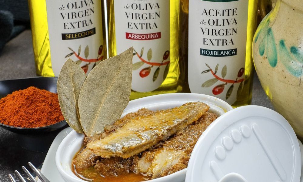 Escabeche de sardina elaborado con aceite de oliva virgen extra Escabeche de sardina hecho con un excelente virge extra