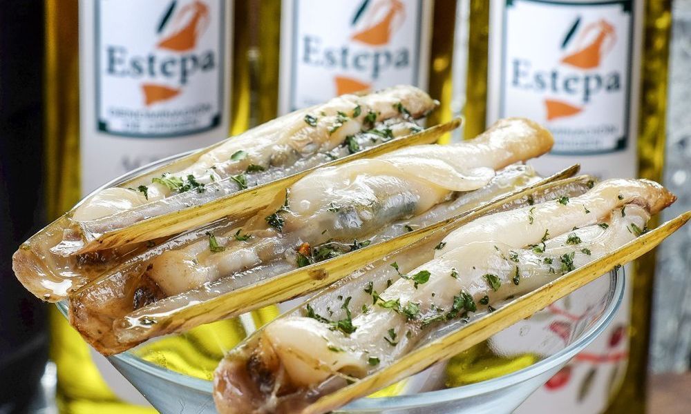 Navajas al ajillo elaboradas con el aceite de oliva virgen extra