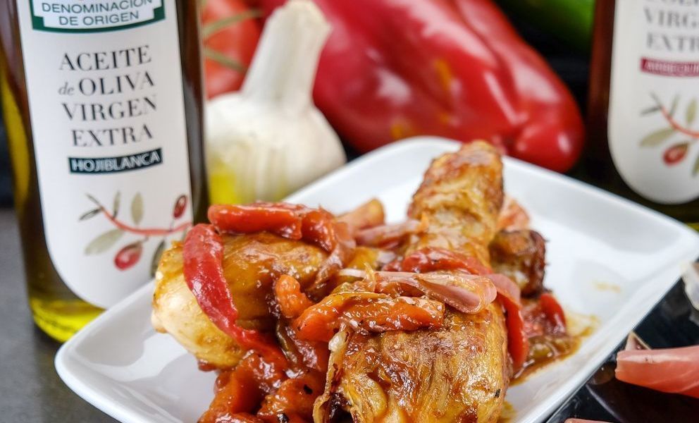 Pollo al chilindrón elaborado con el mejor aceite de oliva virgen extra