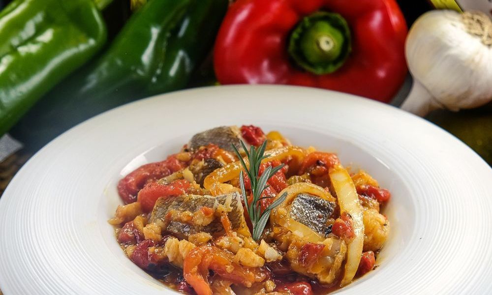 Bacalao ajoarriero elaborado con un excelente virgen extra