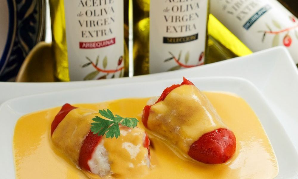 Piquillos rellenos de bacalao elaborados con el mejor virgen extra