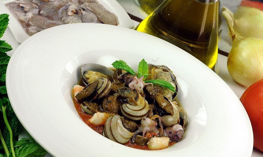 Caracoles con gambas elaborados con el mejor virgen extra