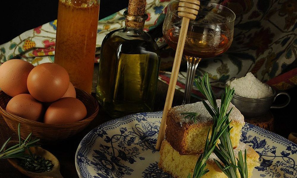 Bizcocho de romero y miel elaborado con el mejor virgen extra