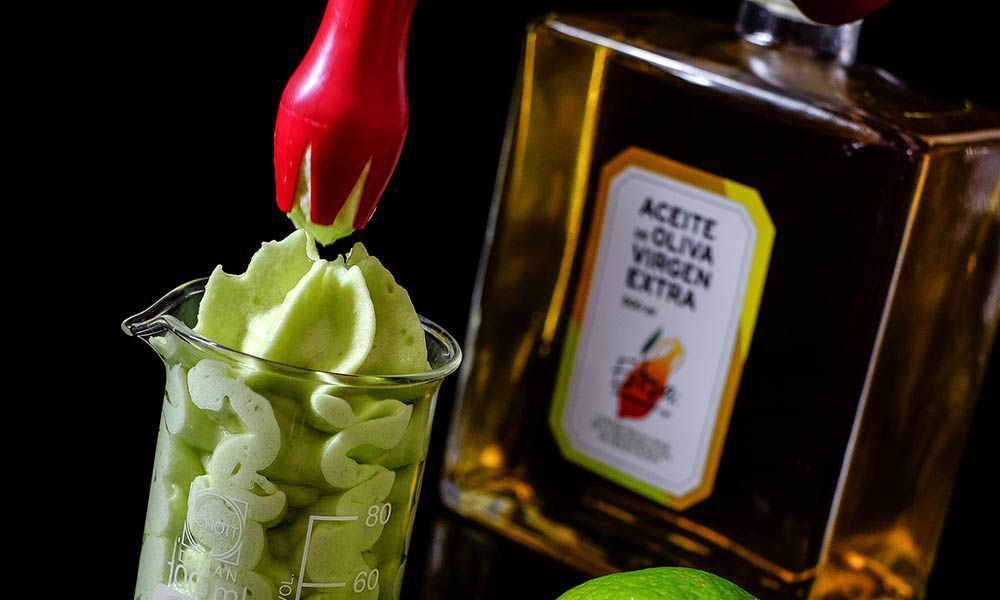 Espuma de manzana, lima y albahaca con virgen extra