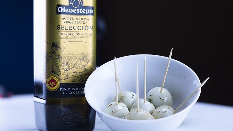 Huevos de codorniz marinados