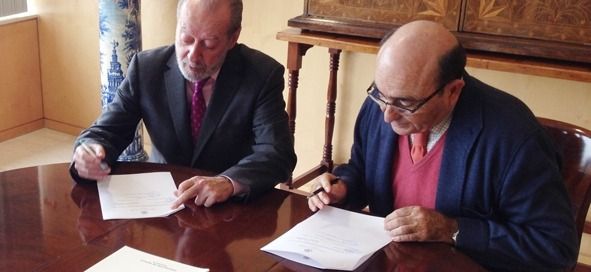 Fernando Rodríguez, Presidente de la Diputación Provincial de Sevilla, y José Mª Loring, Presidente de la Denominación de Origen Estepa, firman el acuerdo