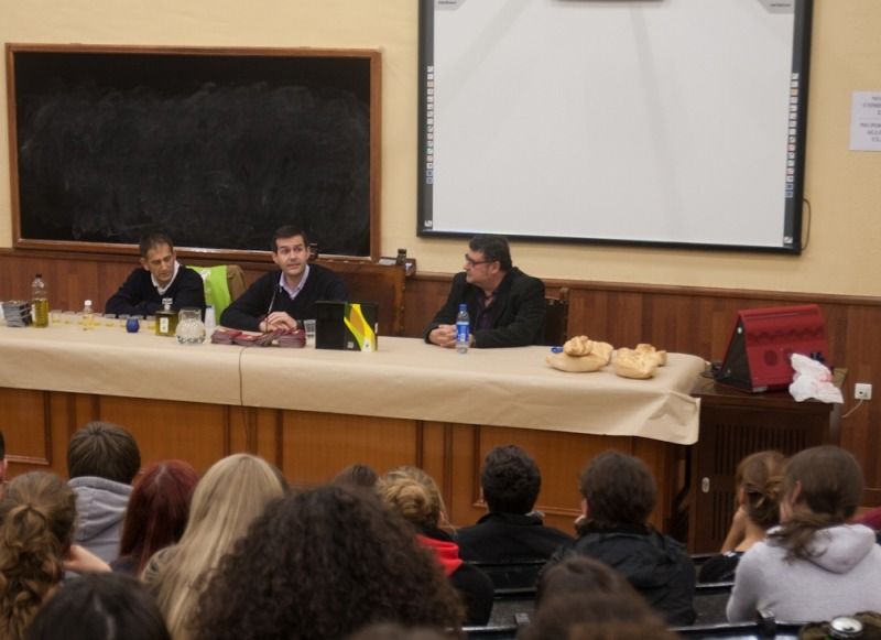 Moisés Caballero durante una charla en la Universidad de Sevilla