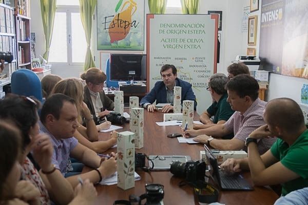 Moisés Caballero durante la visita