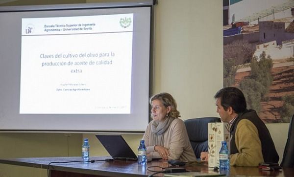 Ana Morales durante la conferencia