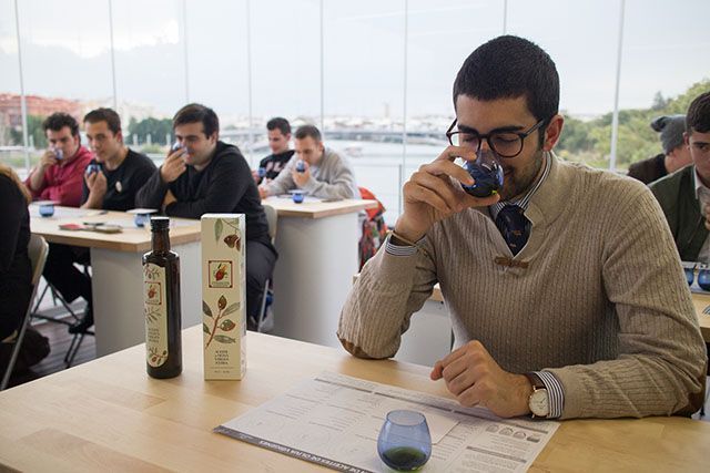 Cata de Aceite de Oliva Virgen Extra