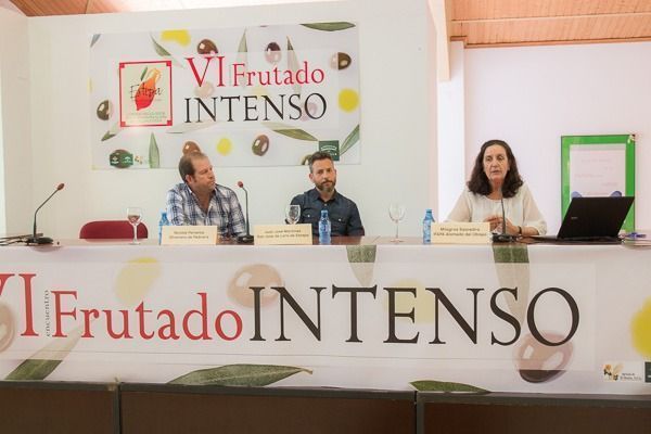 Conferencia Milagros Saavedra