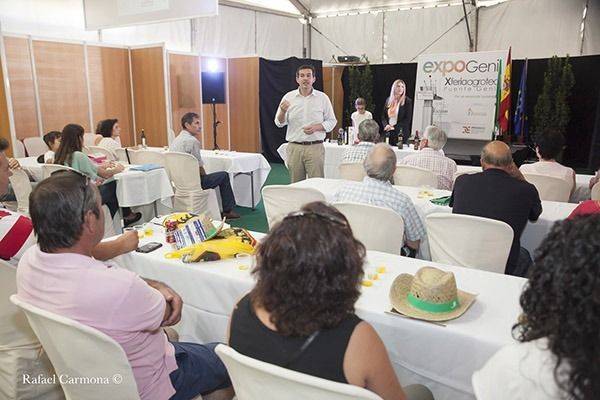 cata de aceite en expogenil 2017