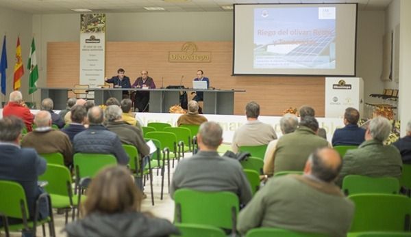 Conferencia sobre riego en el Olivar