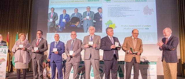 Reconocimiento a personalidades del territorio