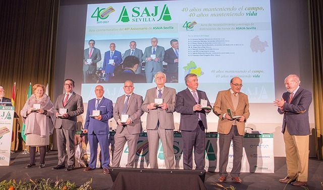 Reconocimiento a personalidades del territorio