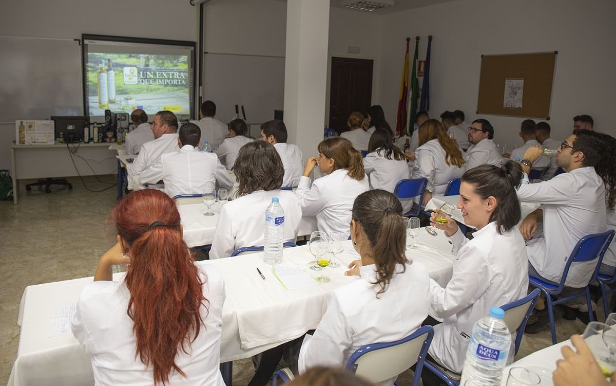 cata en escuela de hostelería de Benalmádena