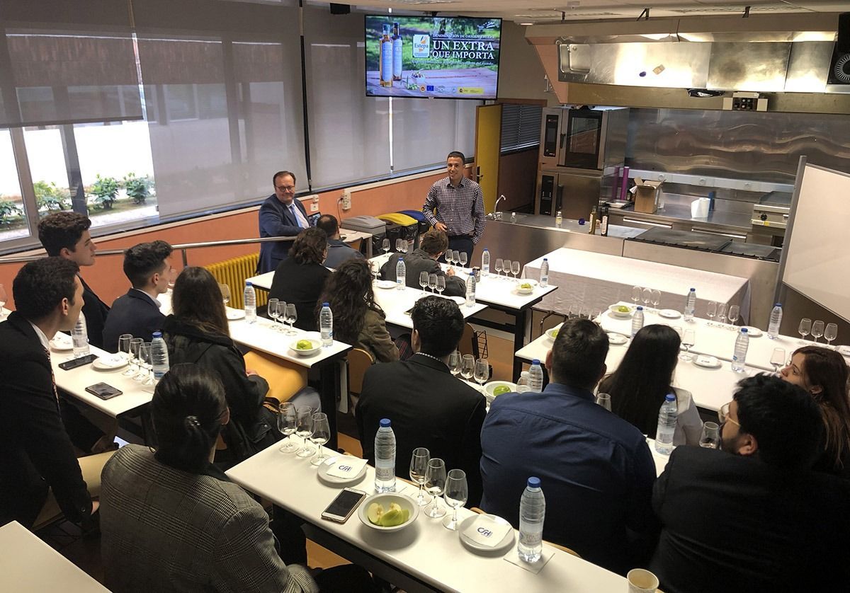 Jornada formativa del aceite de oliva virgen extra DO Estepa en la hostelería gallega