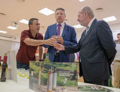 The D.O.Estepa stars in a «blind tasting» in the presentation of the coupon of «Sabores de la Provincia de Sevilla»