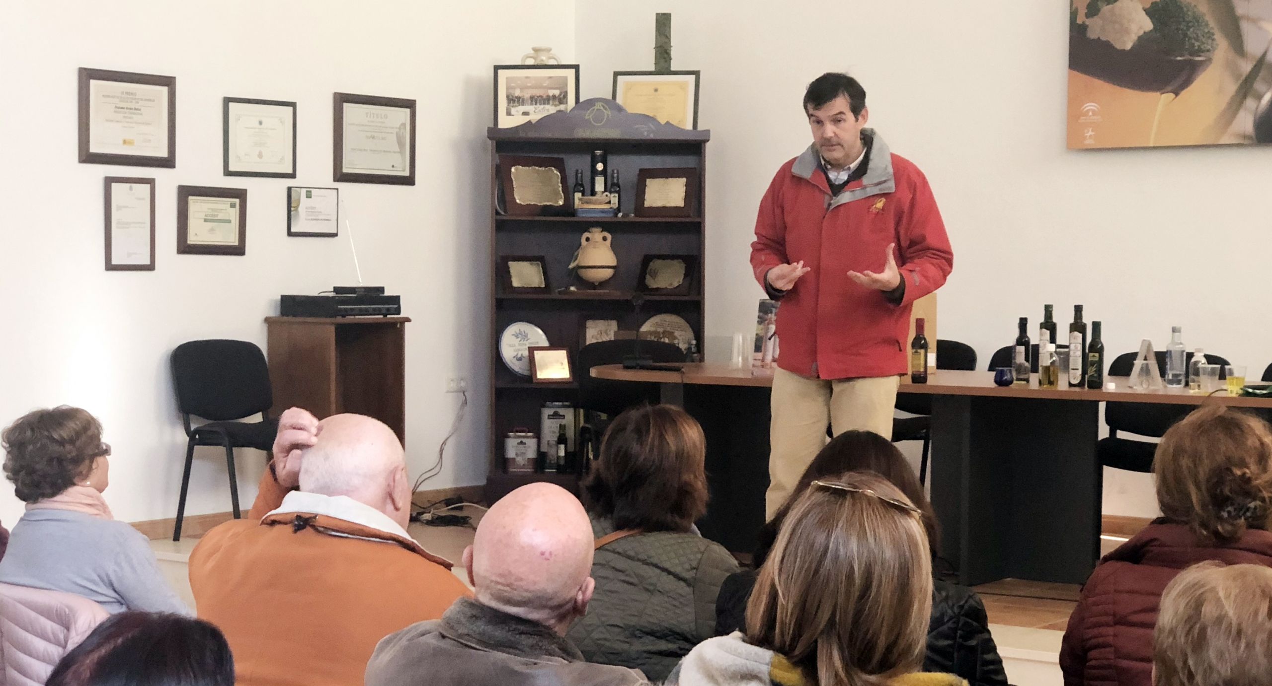 Aula de mayores de la UPO en la Cooperativa de Pedrera